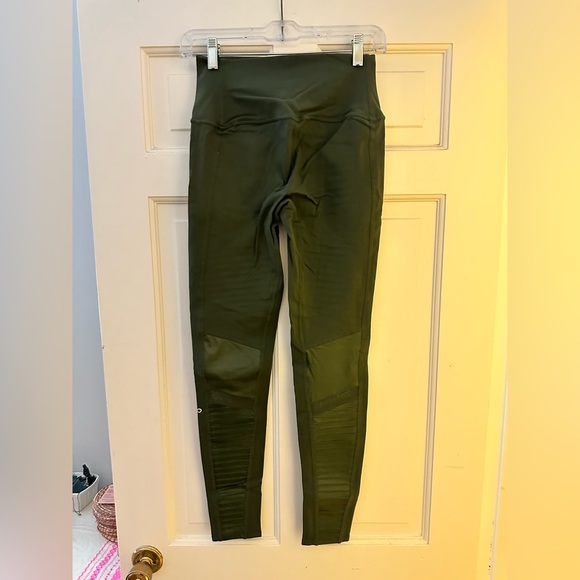 Alo Yoga moto leggings - Picture 2 of 2